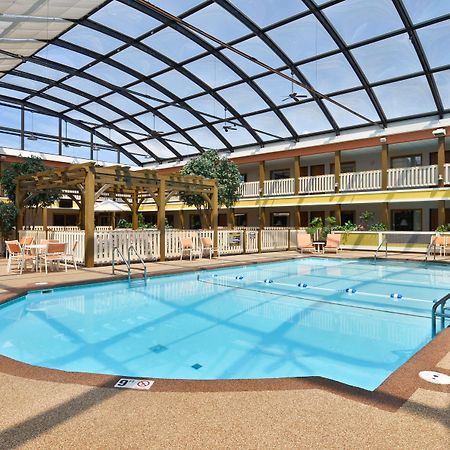 Best Western Plus Dubuque Hotel And Conference Center Екстер'єр фото