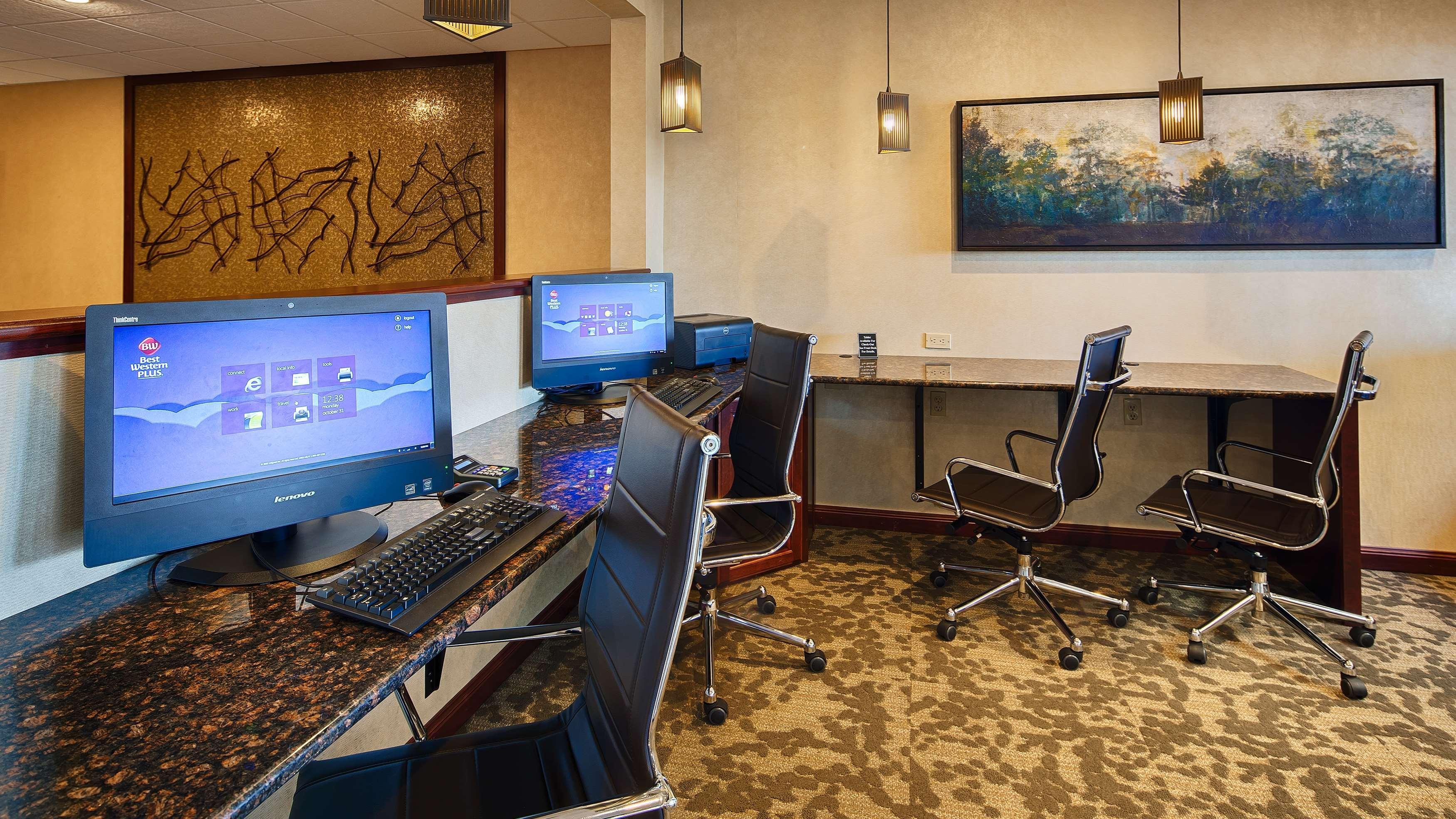 Best Western Plus Dubuque Hotel And Conference Center Екстер'єр фото