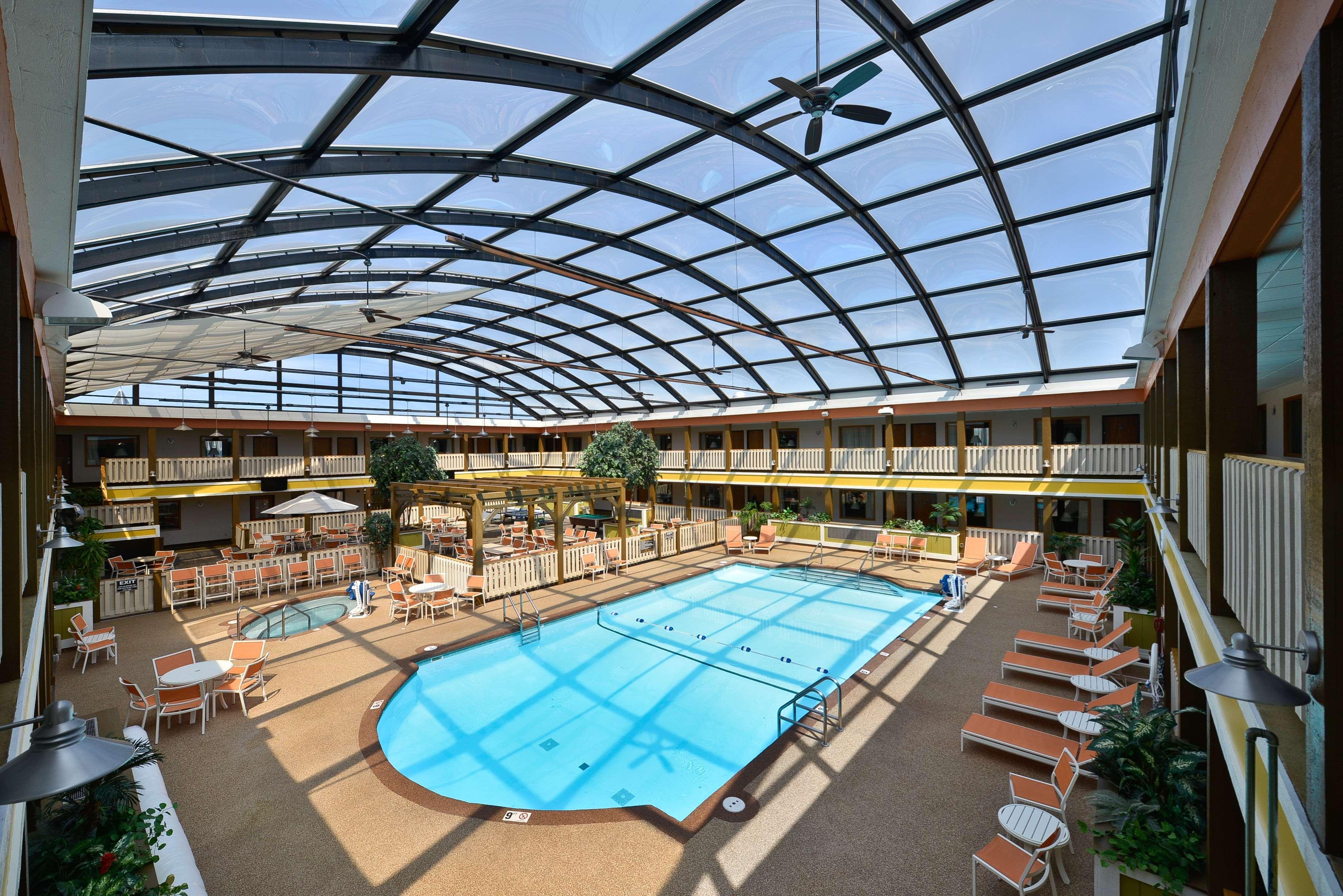 Best Western Plus Dubuque Hotel And Conference Center Екстер'єр фото