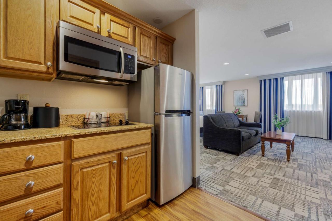 Best Western Plus Dubuque Hotel And Conference Center Екстер'єр фото