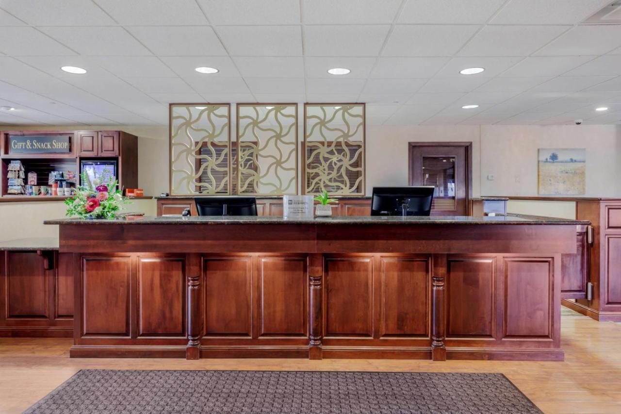 Best Western Plus Dubuque Hotel And Conference Center Екстер'єр фото