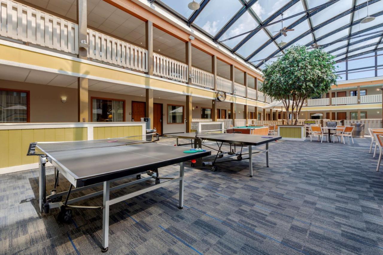 Best Western Plus Dubuque Hotel And Conference Center Екстер'єр фото