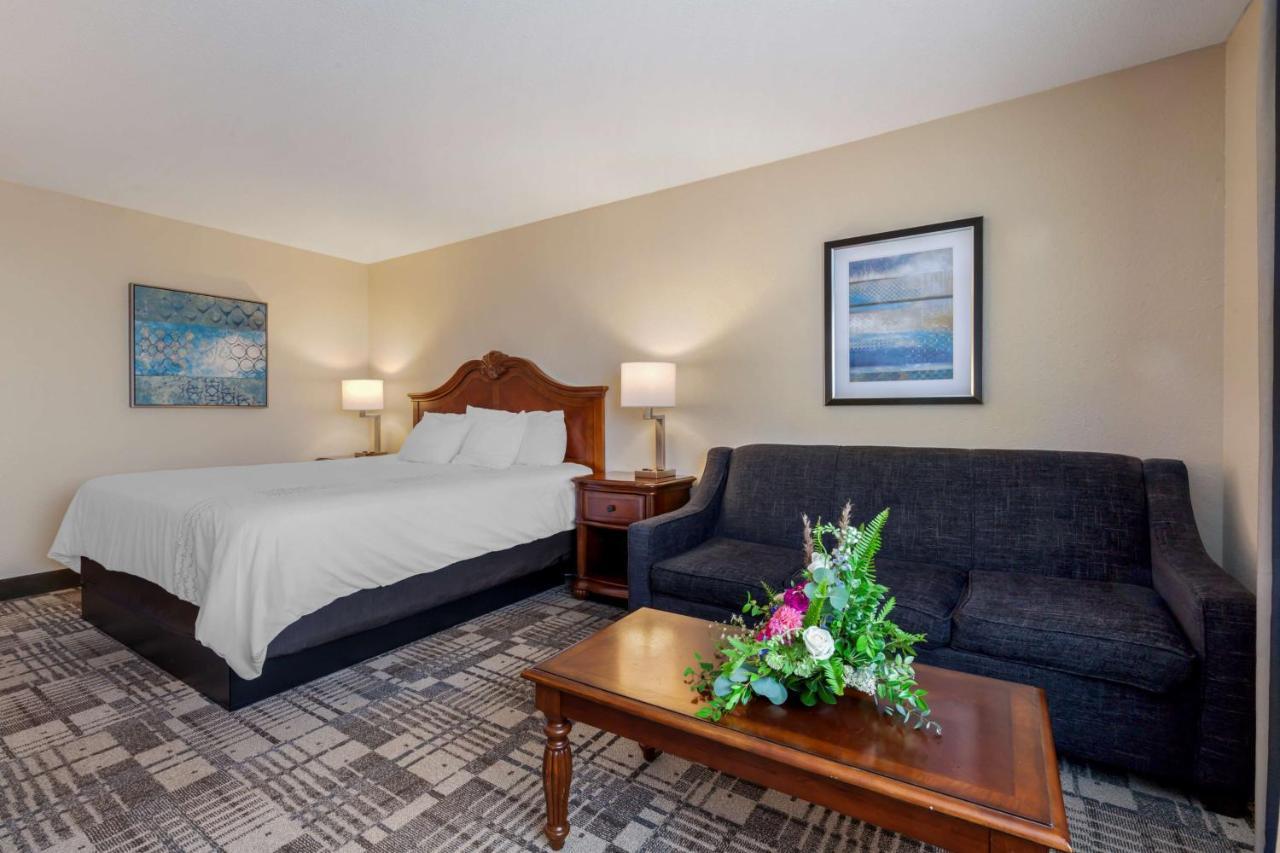 Best Western Plus Dubuque Hotel And Conference Center Екстер'єр фото