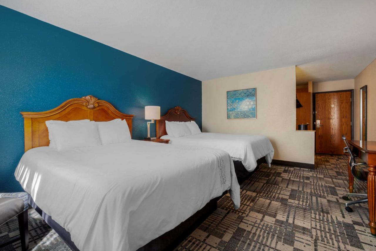 Best Western Plus Dubuque Hotel And Conference Center Екстер'єр фото