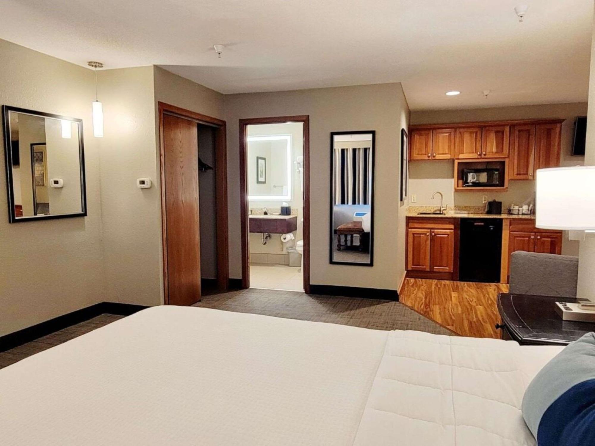 Best Western Plus Dubuque Hotel And Conference Center Екстер'єр фото