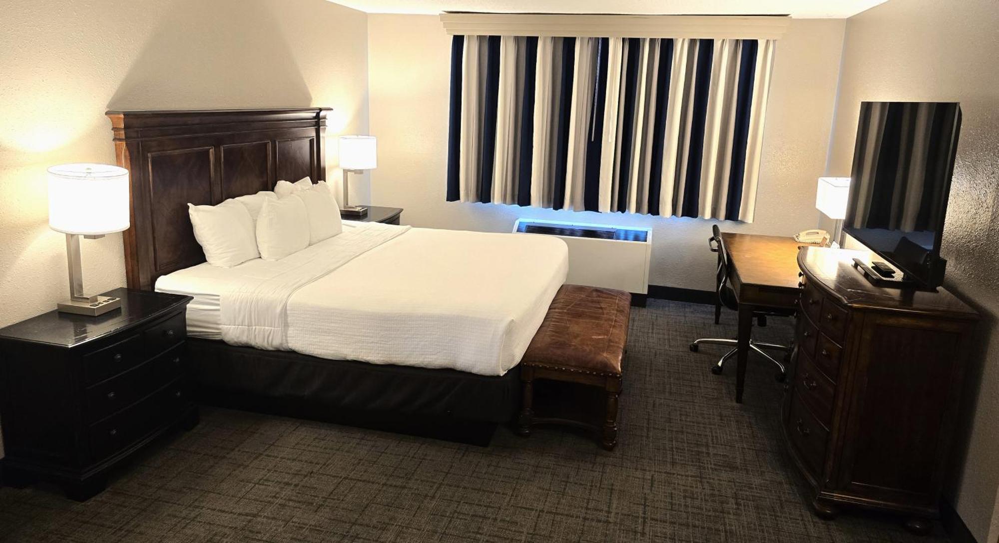 Best Western Plus Dubuque Hotel And Conference Center Екстер'єр фото