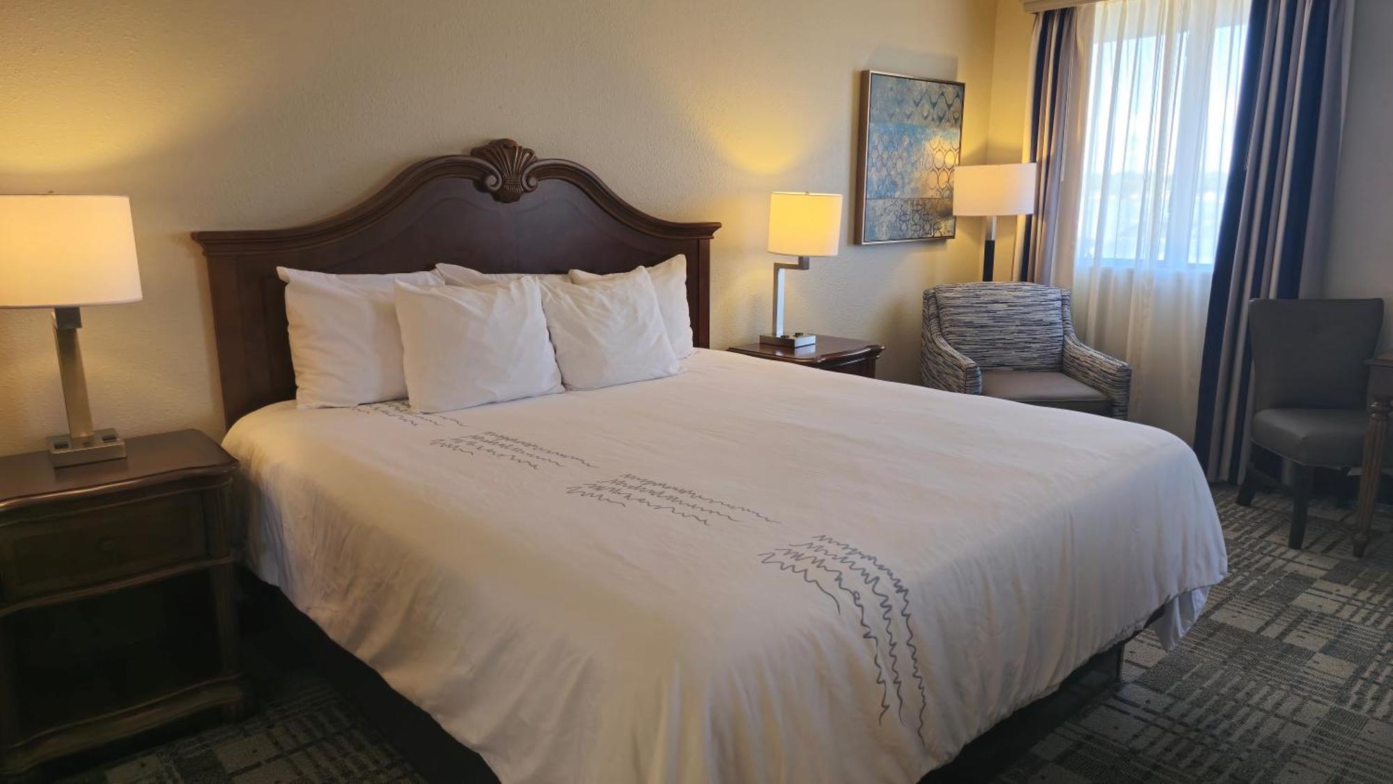 Best Western Plus Dubuque Hotel And Conference Center Екстер'єр фото