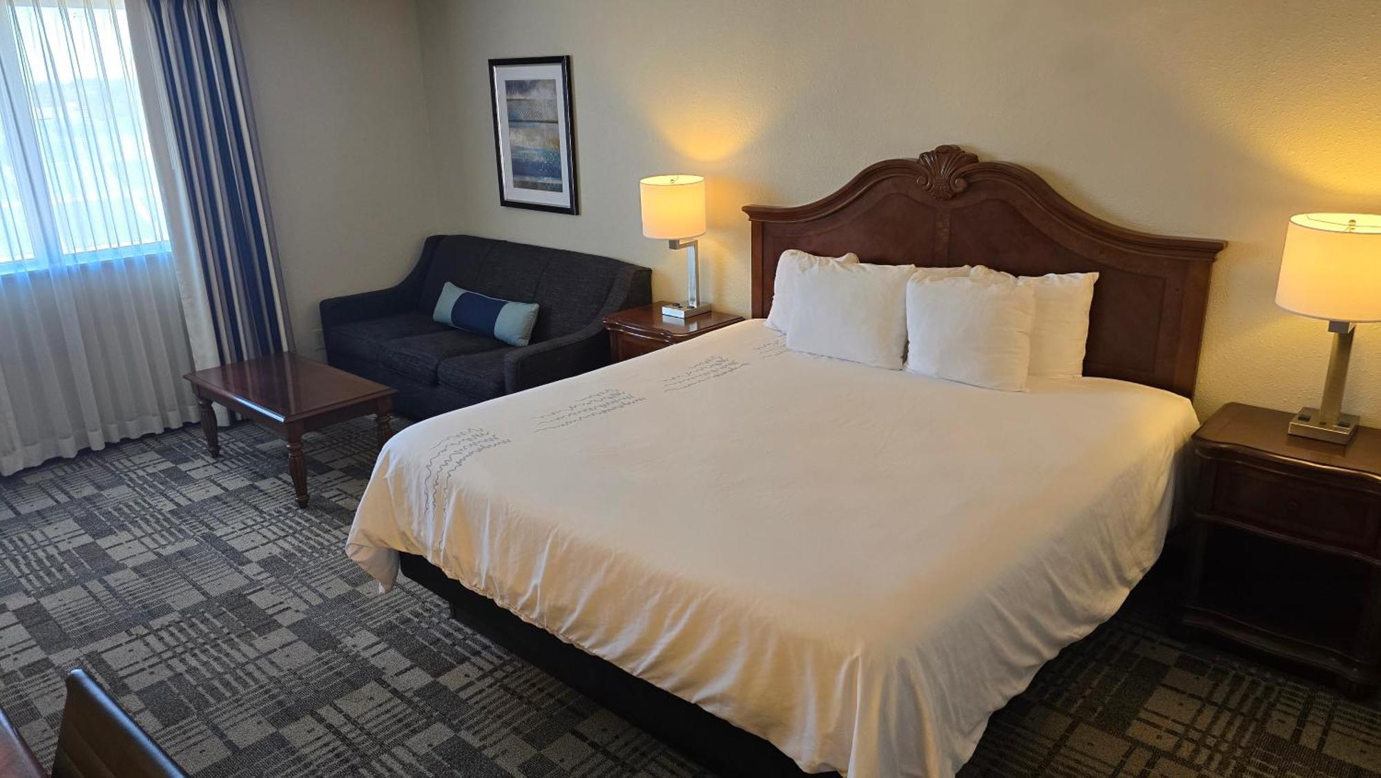 Best Western Plus Dubuque Hotel And Conference Center Екстер'єр фото