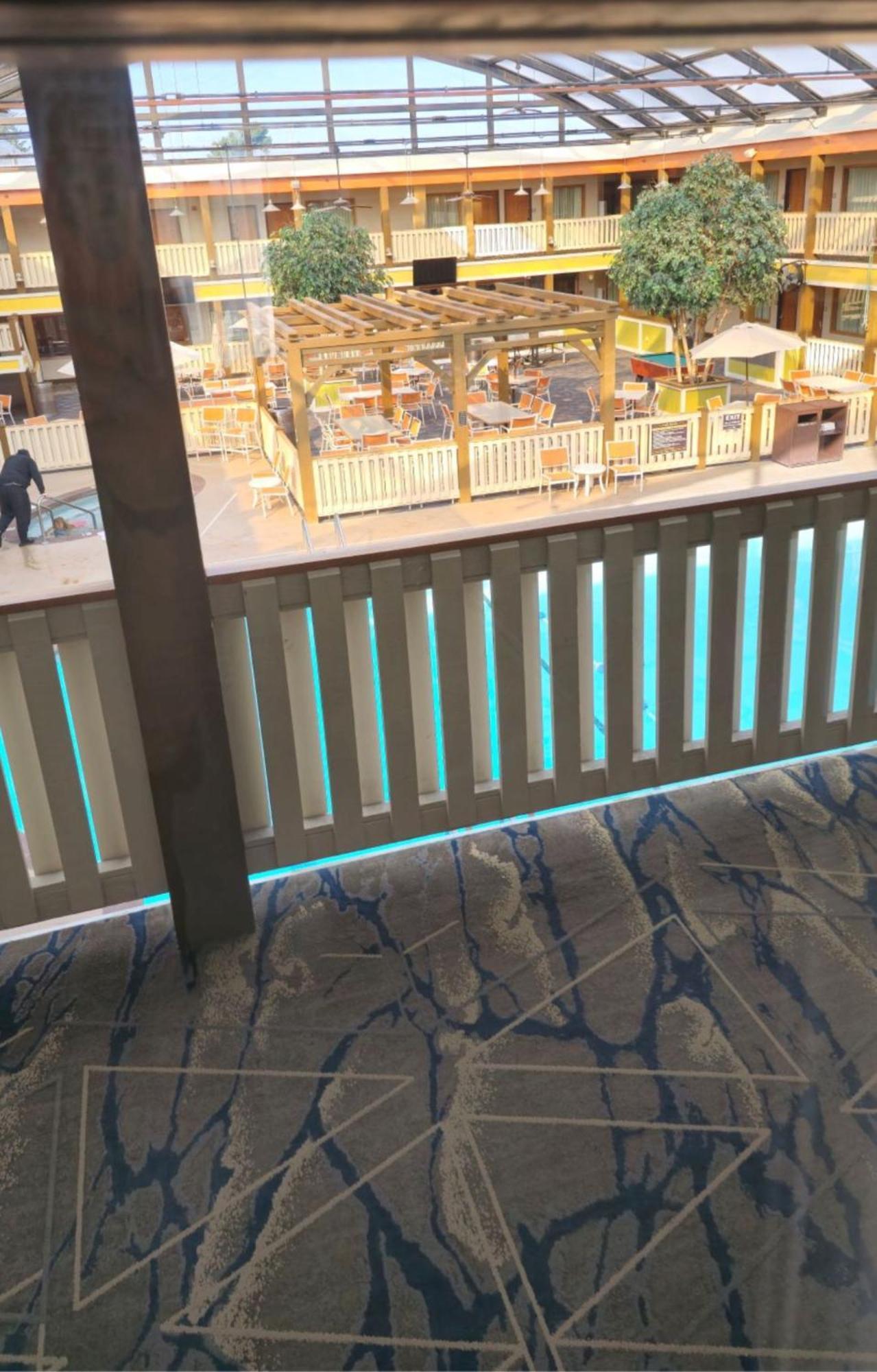 Best Western Plus Dubuque Hotel And Conference Center Екстер'єр фото