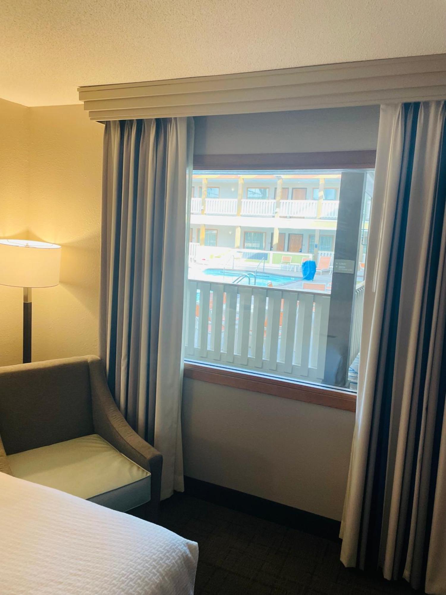 Best Western Plus Dubuque Hotel And Conference Center Екстер'єр фото